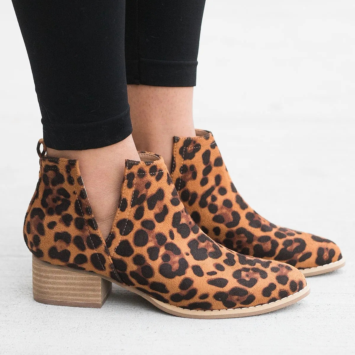 Round toe boots