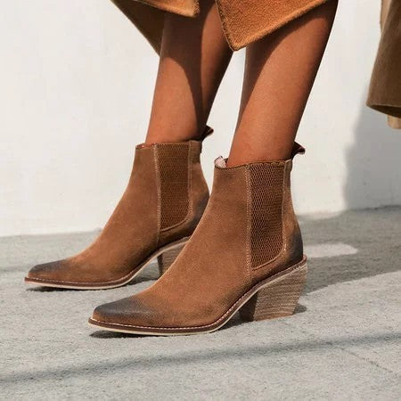 Female pointed toe retro women's leather boots sleeve